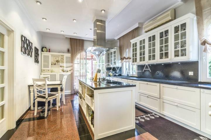 Zagreb, Gračani luksuzno obiteljsko imanje, vila 810 m² na zemljištu 3.965 m²