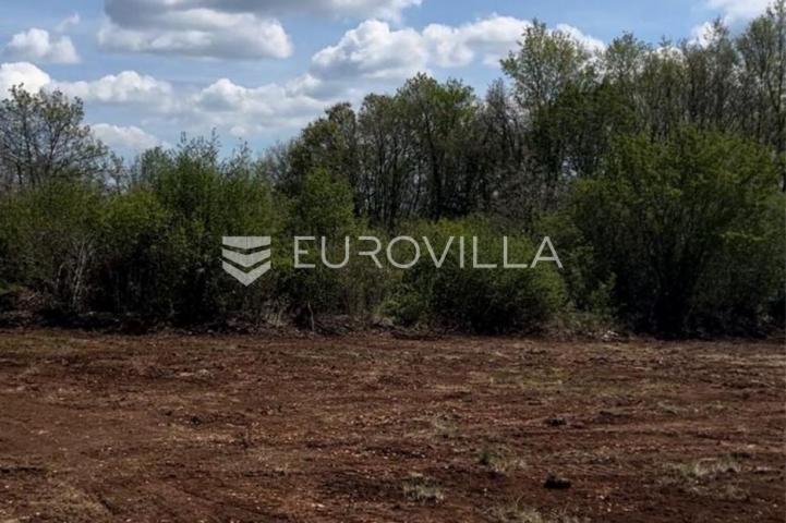 Tinjan, Kringa, građevinsko zemljište 855 m² na mirnoj lokaciji