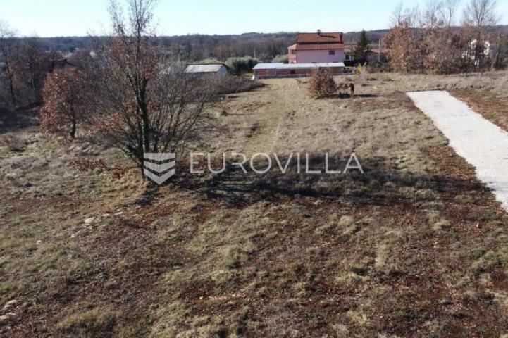 Tinjan, Kringa, građevinsko zemljište 855 m² na mirnoj lokaciji