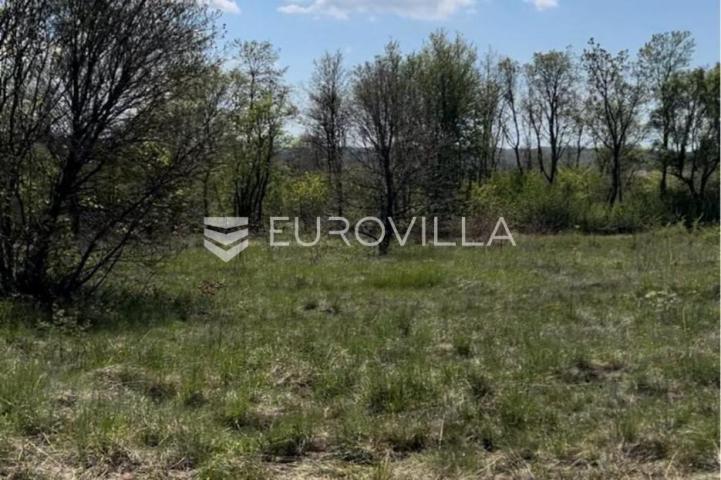 Tinjan, Kringa, građevinsko zemljište 855 m² na mirnoj lokaciji