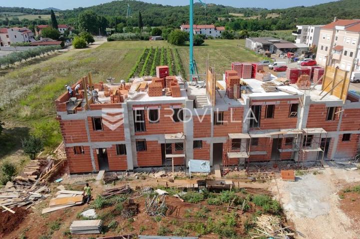 Istra, Poreč, NOVOGRADNJA, modena kuća u nizu 83,45 M2