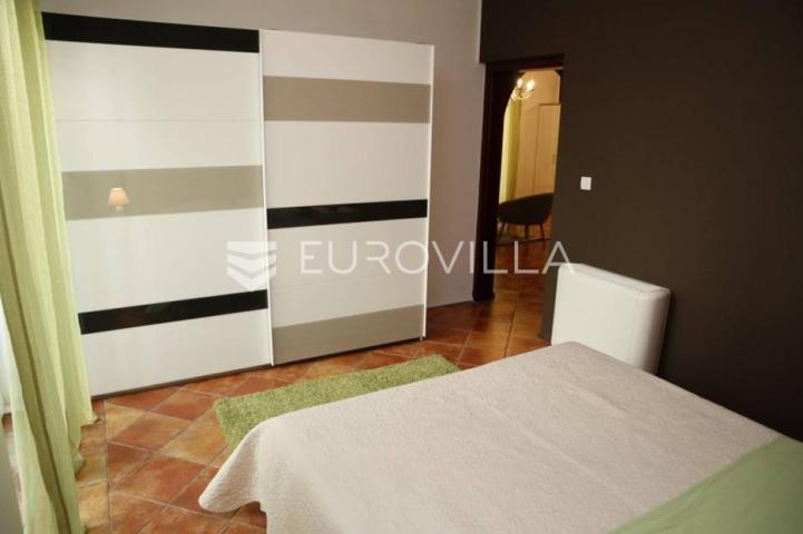 Vodice, atraktivna vila 850 m²