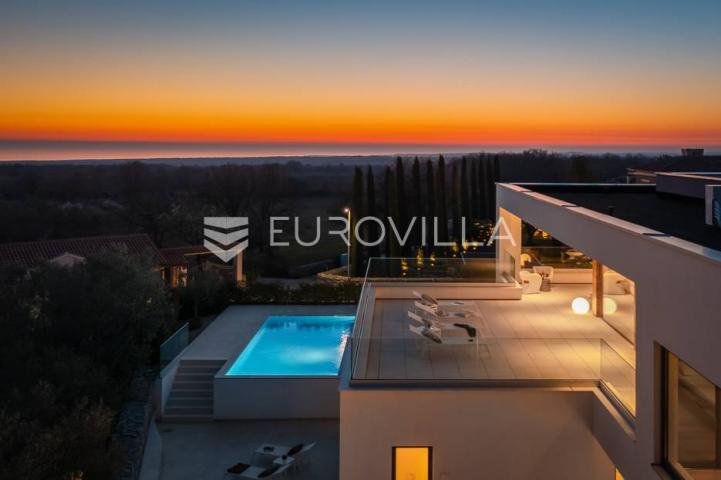 Istra, Vodnjan vila s pogledom na Brijune 499 m2  - velika okućnica