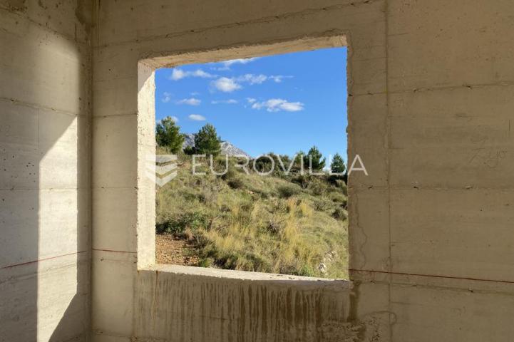 Duće, vila u izgradnji s pogledom na more