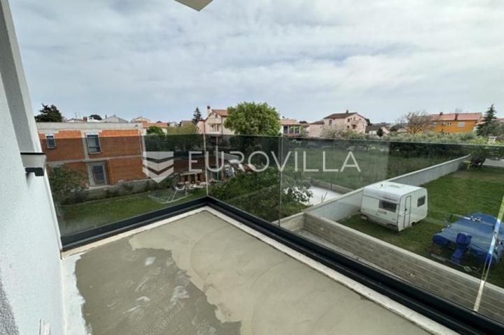 Medulin, četverosoban stan na atraktivnoj lokaciji, neto korisna površina 145 m² s 2 parkirna mjesta
