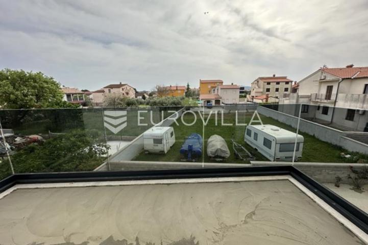 Medulin, četverosoban stan na atraktivnoj lokaciji, neto korisna površina 145 m² s 2 parkirna mjesta
