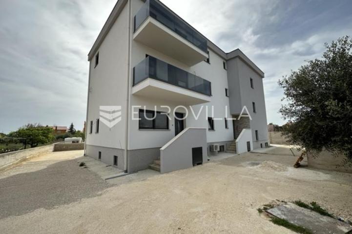 Medulin, četverosoban stan na atraktivnoj lokaciji, neto korisna površina 145 m² s 2 parkirna mjesta
