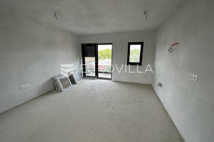 Medulin, četverosoban stan na atraktivnoj lokaciji, neto korisna površina 145 m² s 2 parkirna mjesta