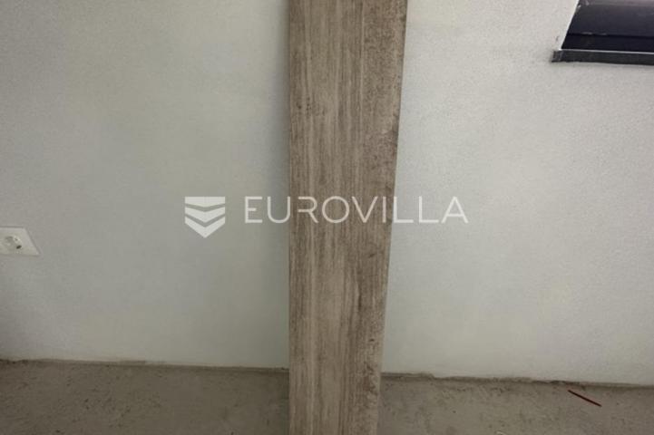 Medulin, četverosoban stan na atraktivnoj lokaciji, neto korisna površina 145 m² s 2 parkirna mjesta