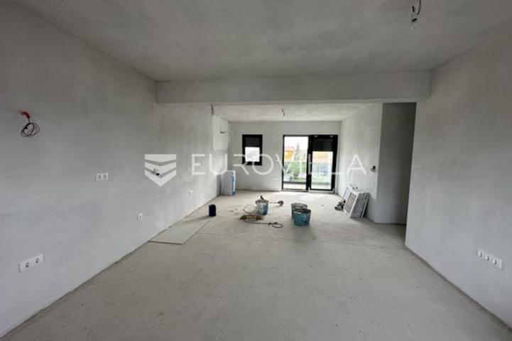 Medulin, četverosoban stan na atraktivnoj lokaciji, neto korisna površina 145 m² s 2 parkirna mjesta