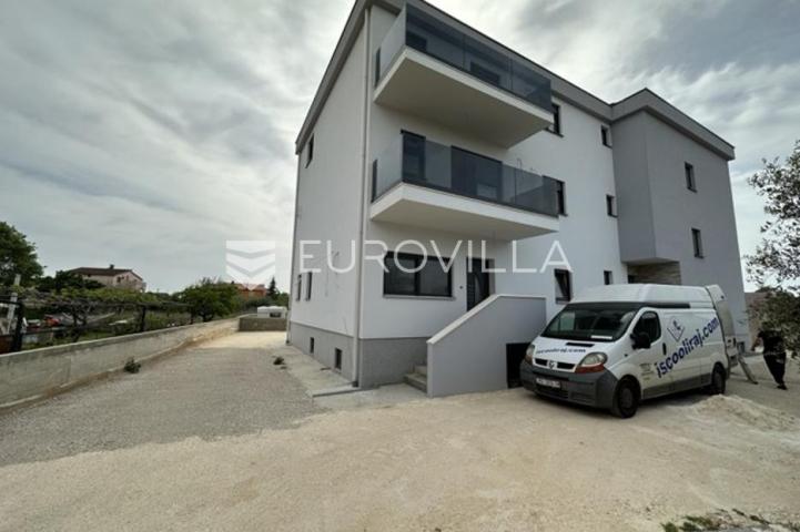 Medulin, četverosoban stan na atraktivnoj lokaciji, neto korisna površina 145 m² s 2 parkirna mjesta