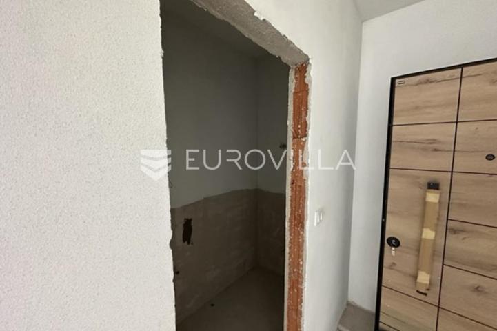 Medulin, četverosoban stan na atraktivnoj lokaciji, neto korisna površina 145 m² s 2 parkirna mjesta