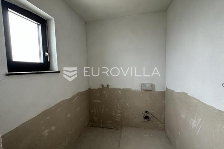 Medulin, četverosoban stan na atraktivnoj lokaciji, neto korisna površina 145 m² s 2 parkirna mjesta