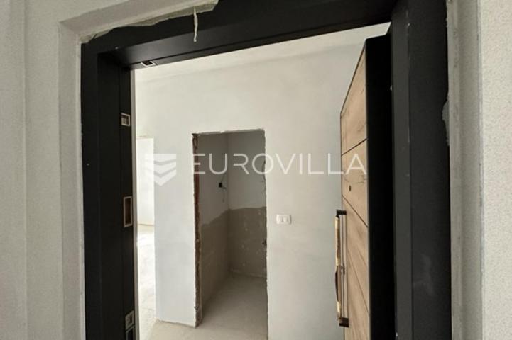 Medulin, četverosoban stan na atraktivnoj lokaciji, neto korisna površina 145 m² s 2 parkirna mjesta