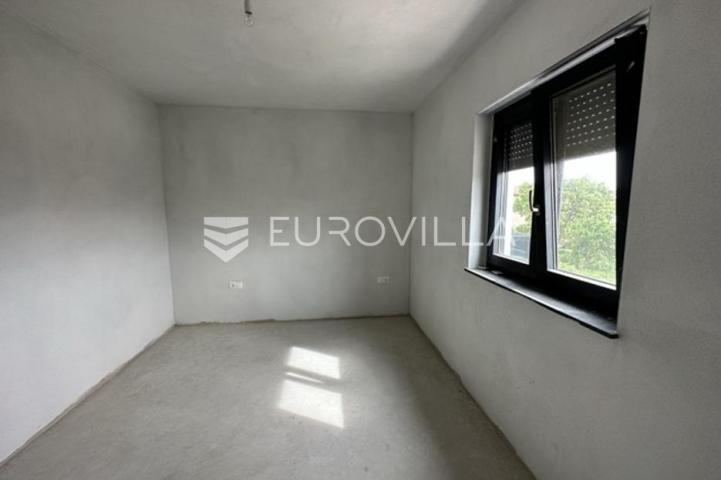 Medulin, četverosoban stan na atraktivnoj lokaciji, neto korisna površina 145 m² s 2 parkirna mjesta