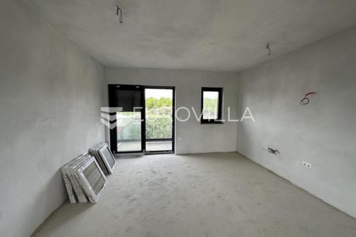 Medulin, četverosoban stan na atraktivnoj lokaciji, neto korisna površina 145 m² s 2 parkirna mjesta