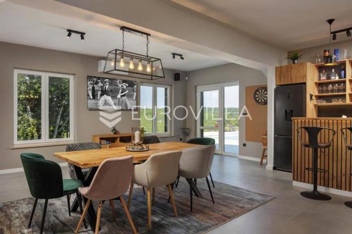 Istra, Labin, luksuzna vila s bazenom i otvorenim pogledom na Park prirode Učka