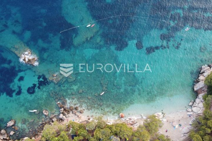 Hvar, prekrasna nekretnina na južnoj strani otoka s otvorenim pogledom na more