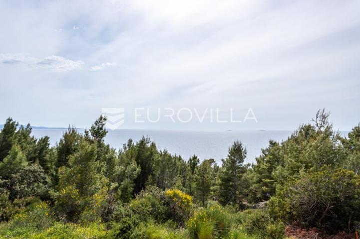 Hvar, prekrasna nekretnina na južnoj strani otoka s otvorenim pogledom na more