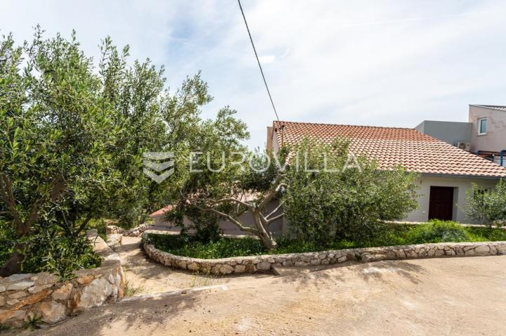 Hvar, prekrasna nekretnina na južnoj strani otoka s otvorenim pogledom na more