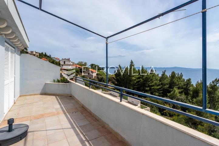 Hvar, prekrasna nekretnina na južnoj strani otoka s otvorenim pogledom na more