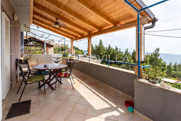 Hvar, prekrasna nekretnina na južnoj strani otoka s otvorenim pogledom na more