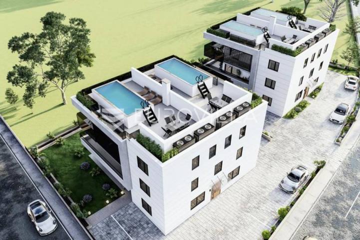 Otok Krk, Grad Krk, moderan trosoban stan u novogradnji neto korisne površine od 92 m²