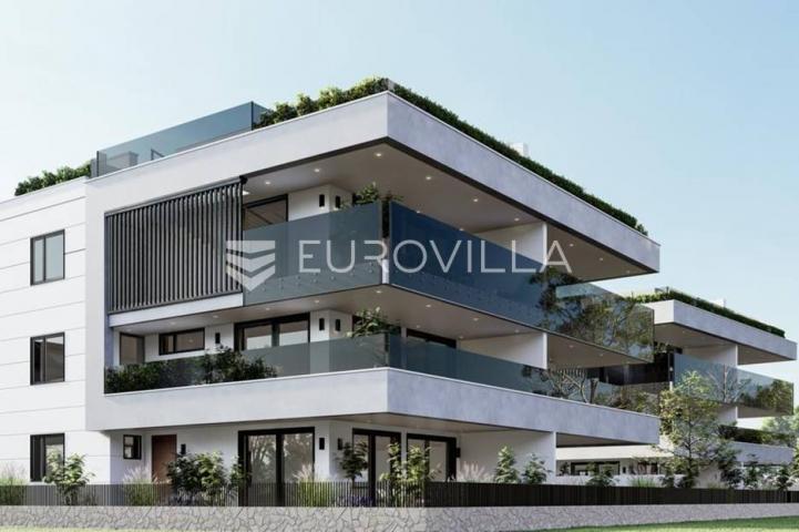 Otok Krk, Grad Krk, moderan trosoban stan u novogradnji neto korisne površine od 92 m²