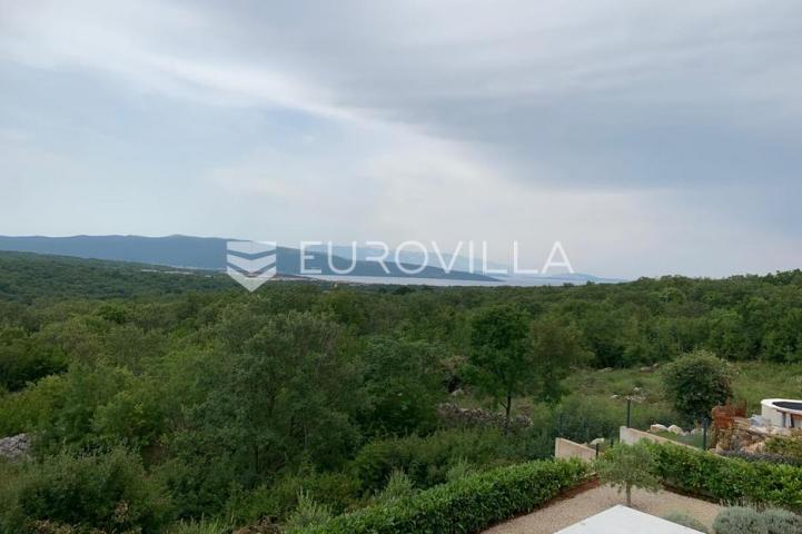 Krk, luksuzna vila od 260m2 na parceli od 885m2