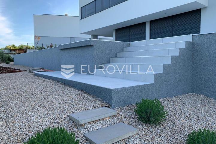 Krk, luksuzna vila od 260m2 na parceli od 885m2