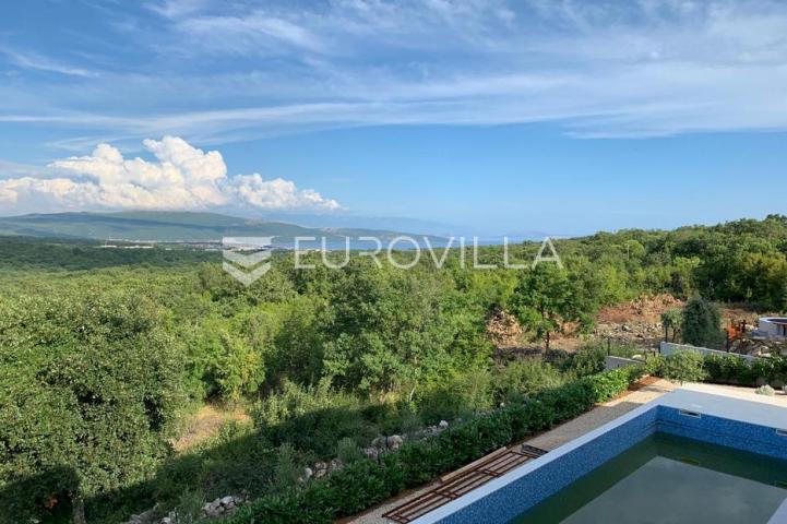 Krk, luksuzna vila od 260m2 na parceli od 885m2