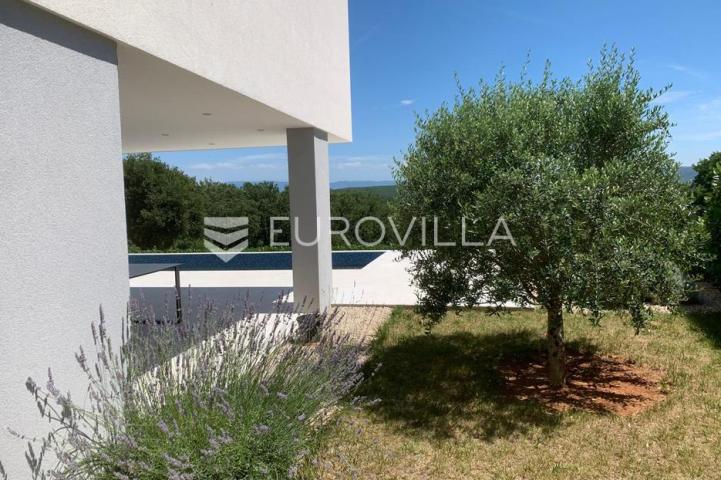 Krk, luksuzna vila od 260m2 na parceli od 885m2