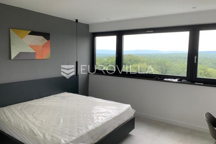 Krk, luksuzna vila od 260m2 na parceli od 885m2