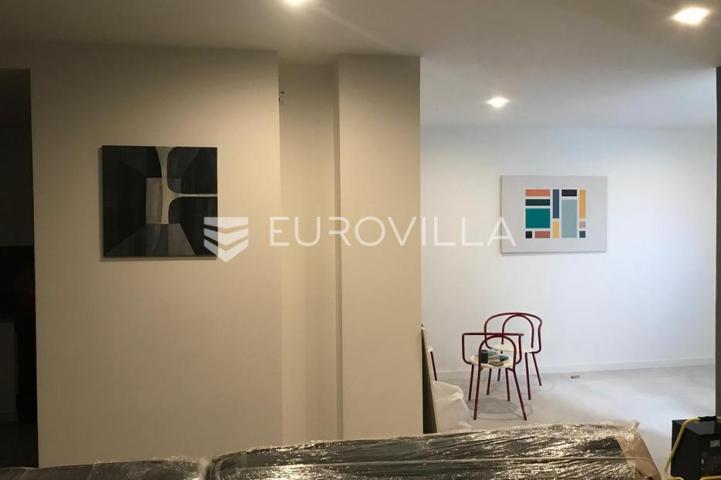 Krk, luksuzna vila od 260m2 na parceli od 885m2