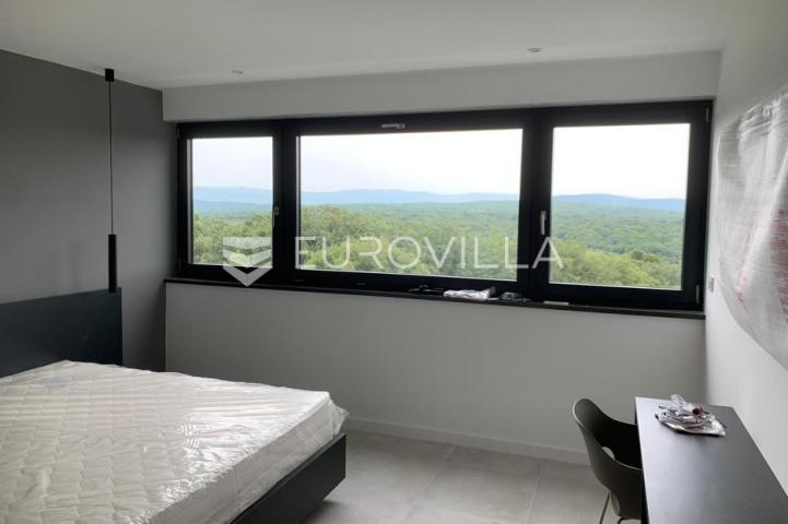 Krk, luksuzna vila od 260m2 na parceli od 885m2