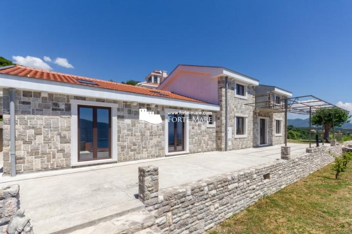 Nekretnine Crna Gora, Herceg Novi, Topla III