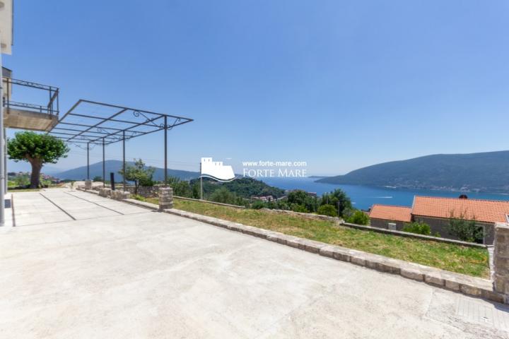 Nekretnine Crna Gora, Herceg Novi, Topla III