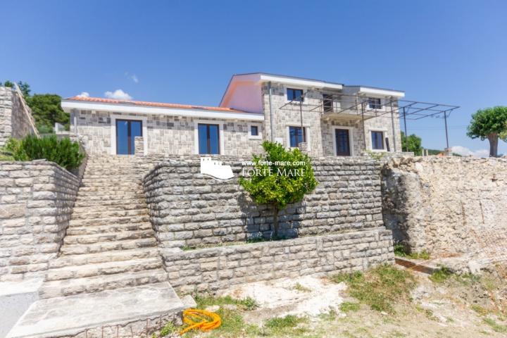 Nekretnine Crna Gora, Herceg Novi, Topla III