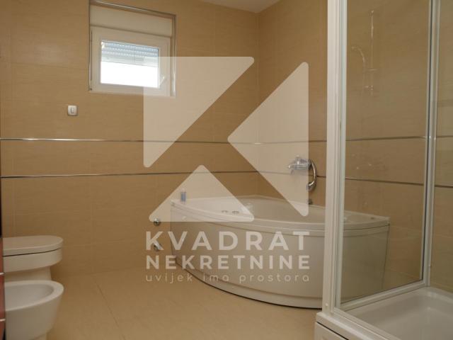 Prodaja, Kuća, Podgorica, Donji Kokoti, 250m2