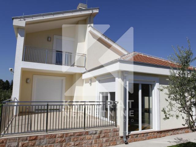 Prodaja, Kuća, Podgorica, Donji Kokoti, 250m2