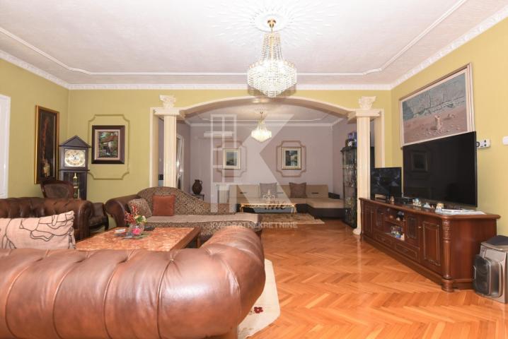 Izdavanje, Kuća, Podgorica, Zelenika, 752m2