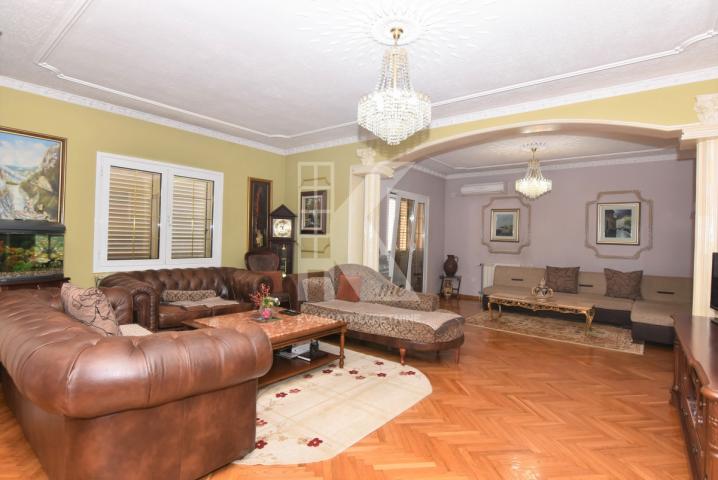 Izdavanje, Kuća, Podgorica, Zelenika, 752m2