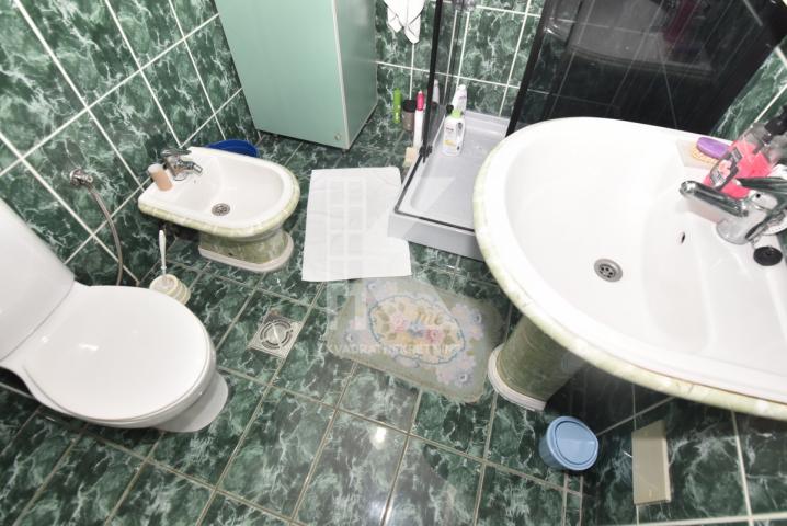 Izdavanje, Kuća, Podgorica, Zelenika, 752m2