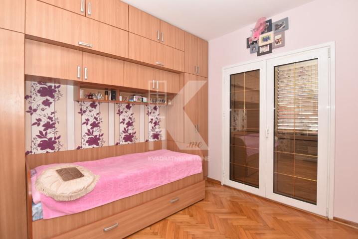 Izdavanje, Kuća, Podgorica, Zelenika, 752m2