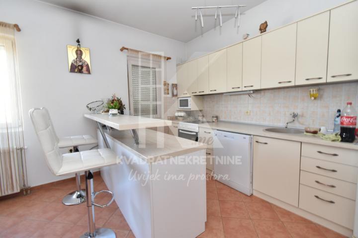 Prodaja, Kuća, Podgorica, Tološi, 500m2