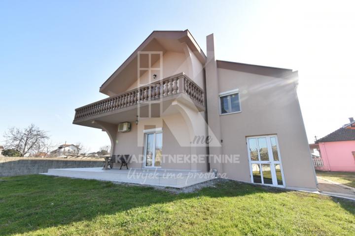 Prodaja, Kuća, Podgorica, Tološi, 500m2