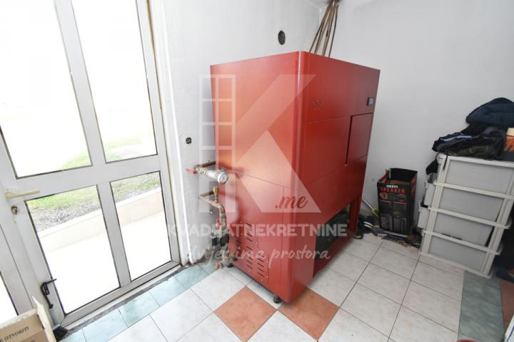 Prodaja, Kuća, Podgorica, Tološi, 500m2