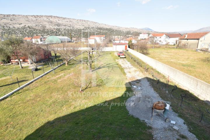 Prodaja, Kuća, Podgorica, Tološi, 500m2