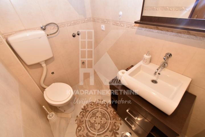 Prodaja, Kuća, Podgorica, Tološi, 500m2