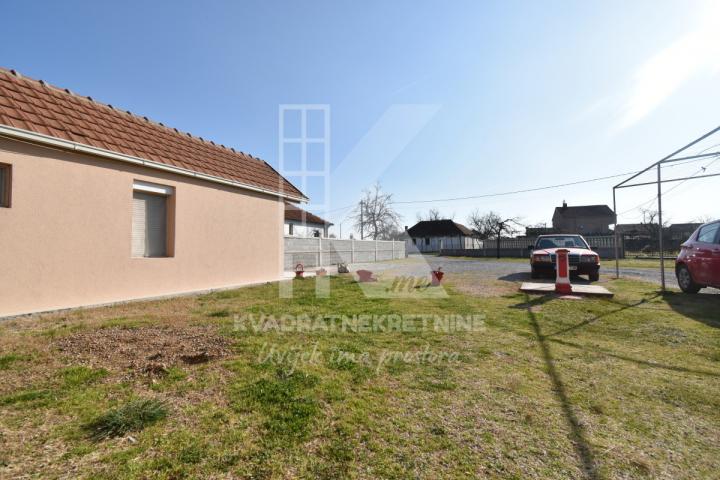 Prodaja, Kuća, Podgorica, Tološi, 500m2